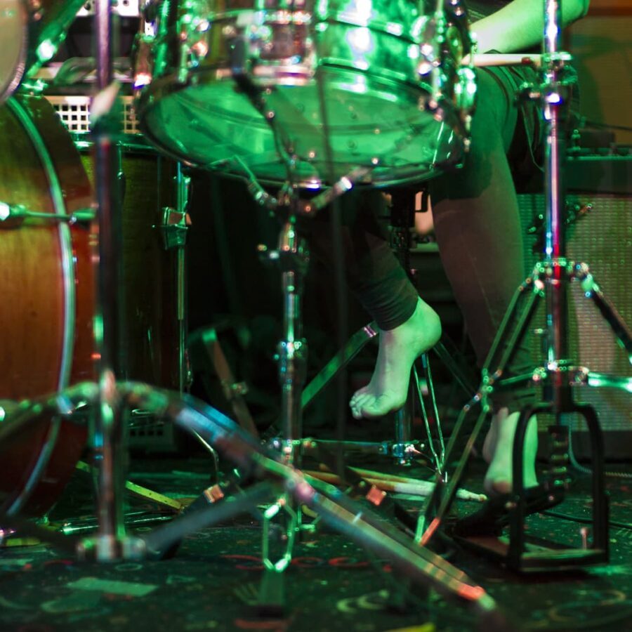 Peyton (Barefoot Drummer)