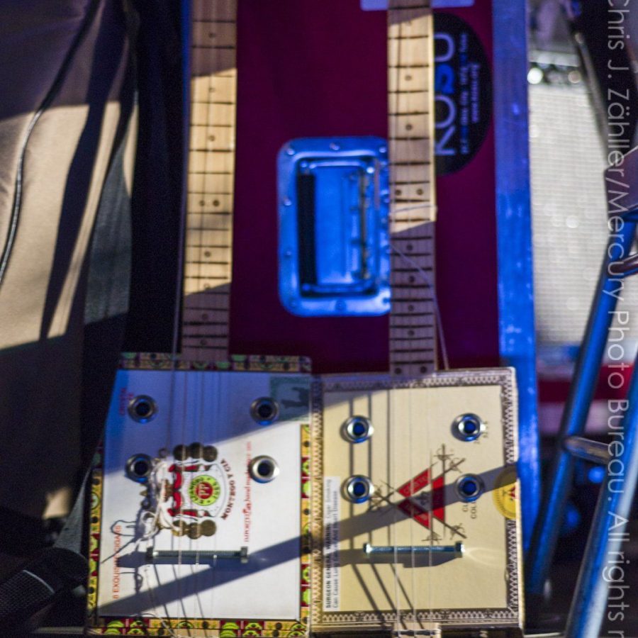 Cigar Box Guitars — Samantha Crain at the Crystal Theatre, Woody Guthrie Folk Festival 16